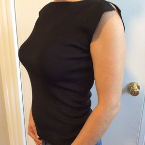Like New! Ribbed slit shoulder top